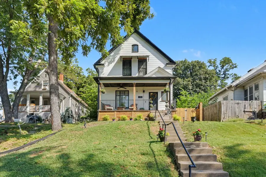 1718 W 9th Street, Davenport, IA 52804 - #2