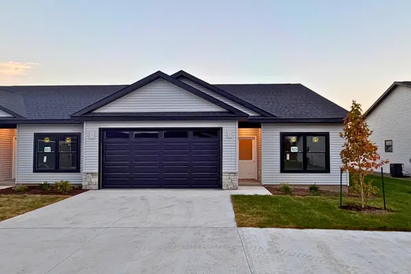 1716 Redbud Circle #103, Eldridge, IA 52748