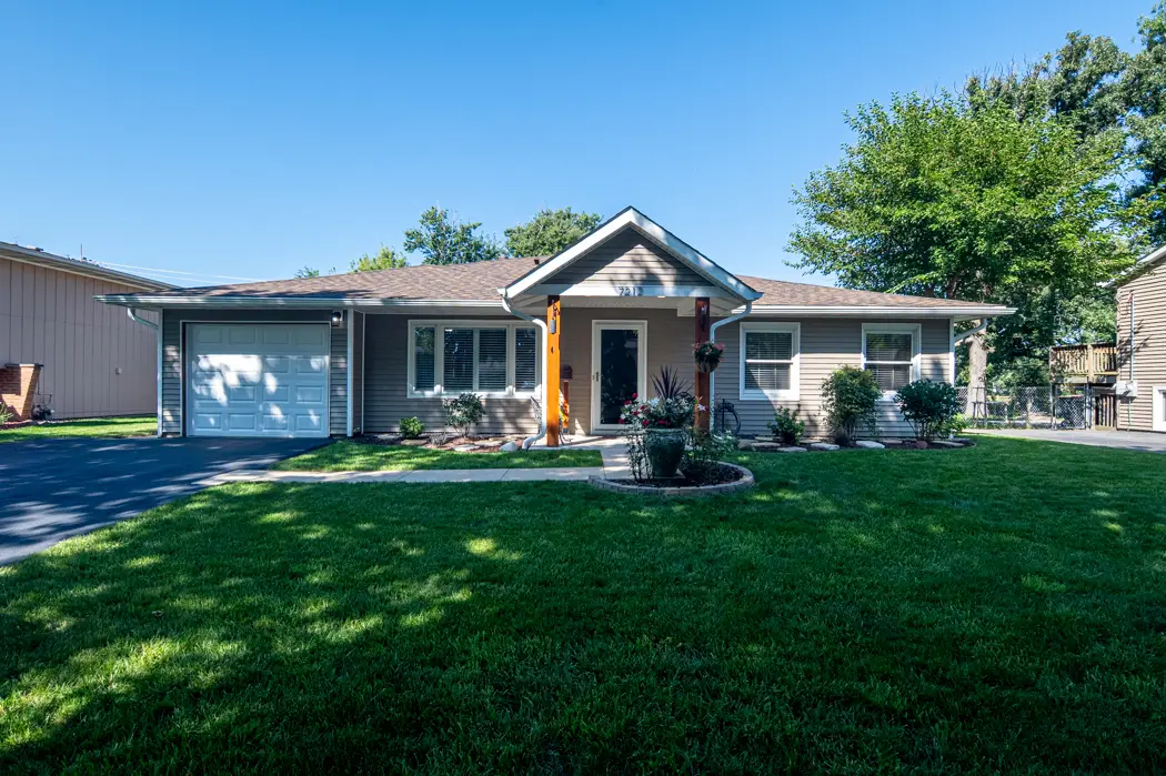 7212 Sprucewood Avenue, Woodridge, IL 60517 - #1