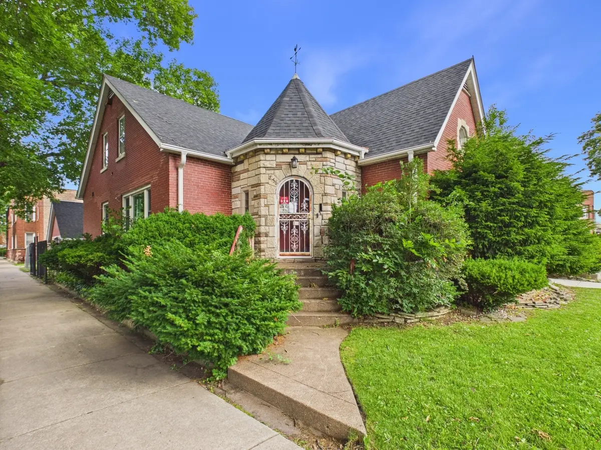 8156 S Paxton Avenue, Chicago, IL 60617 - #1