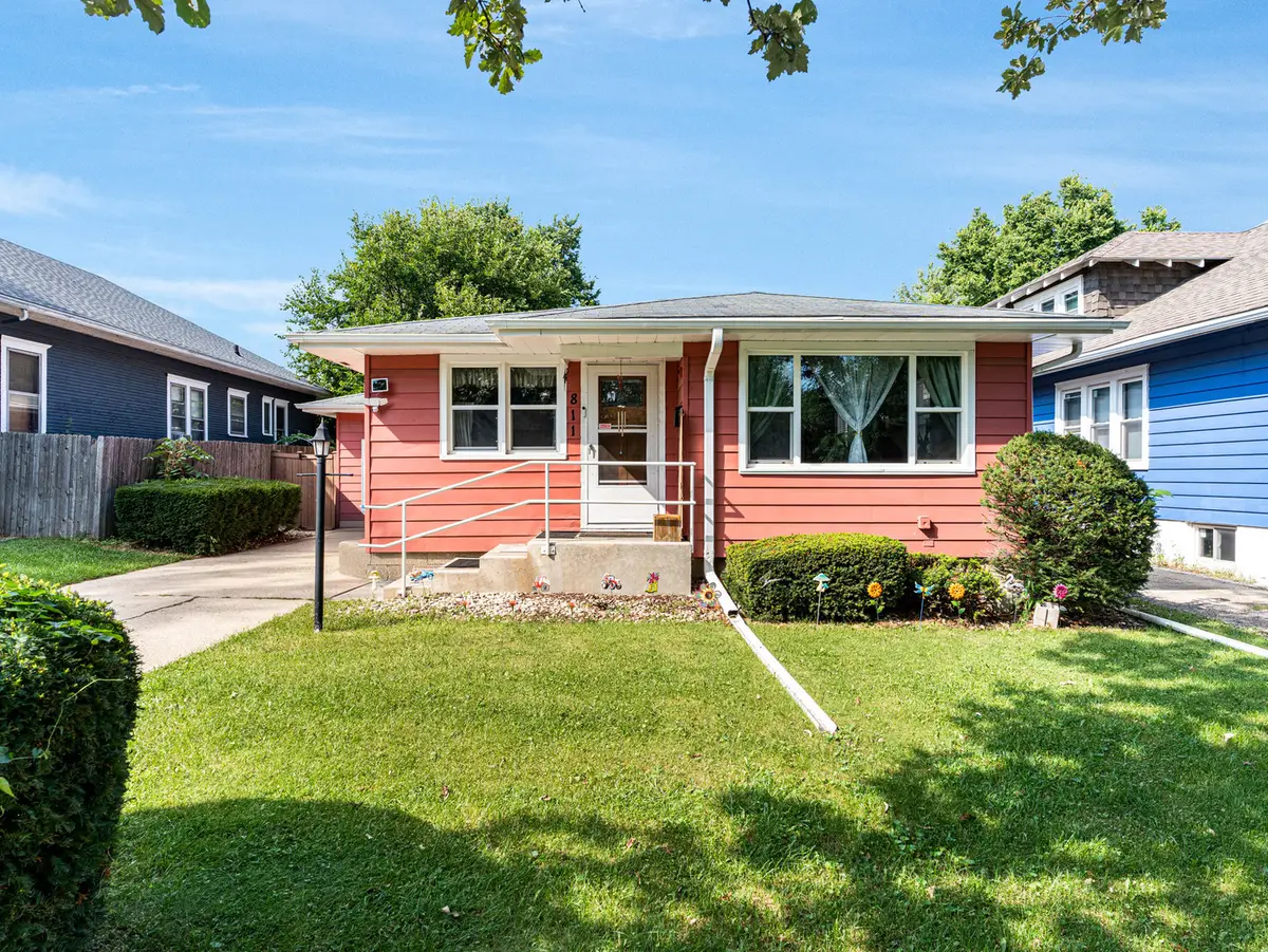 811 Glenwood Avenue, Joliet, IL 60435 - #1