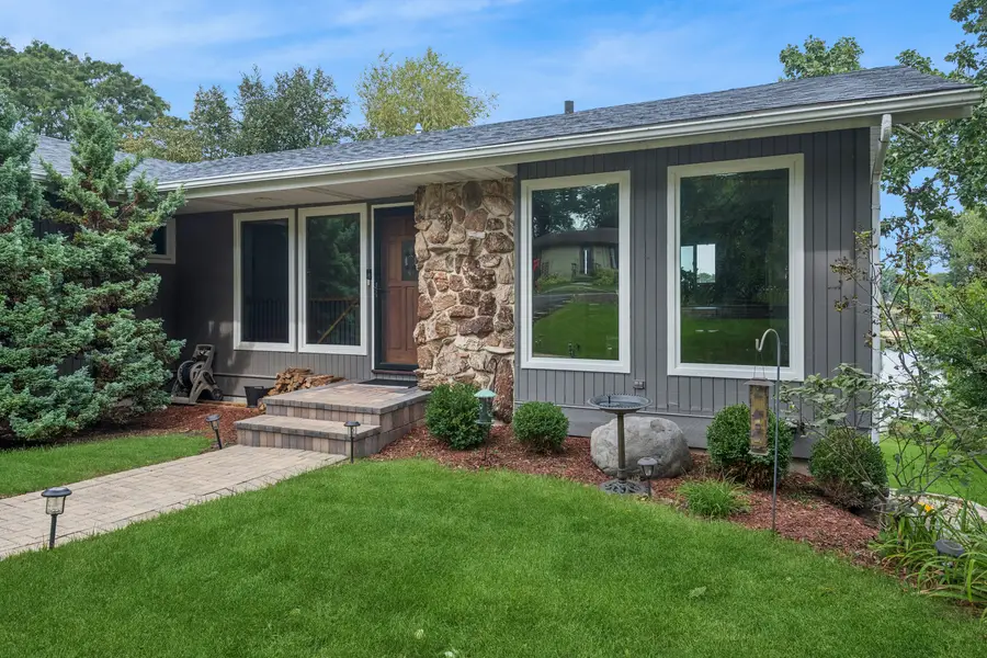 2202 Lake Shore Drive, Lindenhurst, IL 60046 - #2