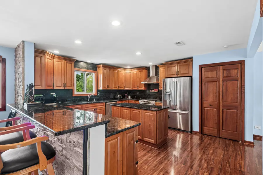 2202 Lake Shore Drive, Lindenhurst, IL 60046 - #3