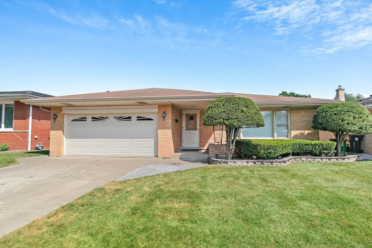 2831 Kensington Avenue, Westchester, IL 60154 - #1