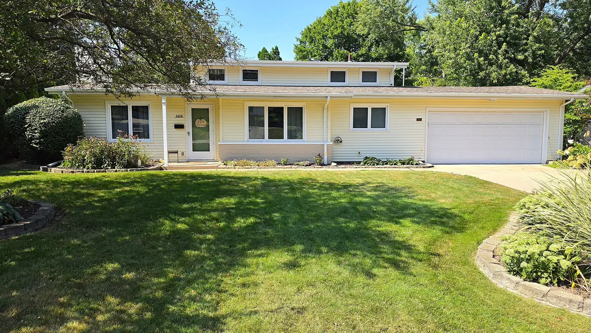1410 Broadview Drive, Bettendorf, IA 52722 - #1