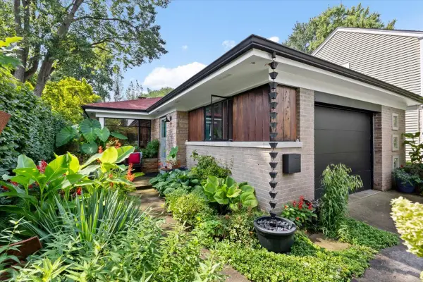 4225 Lee Street, Skokie, IL 60076