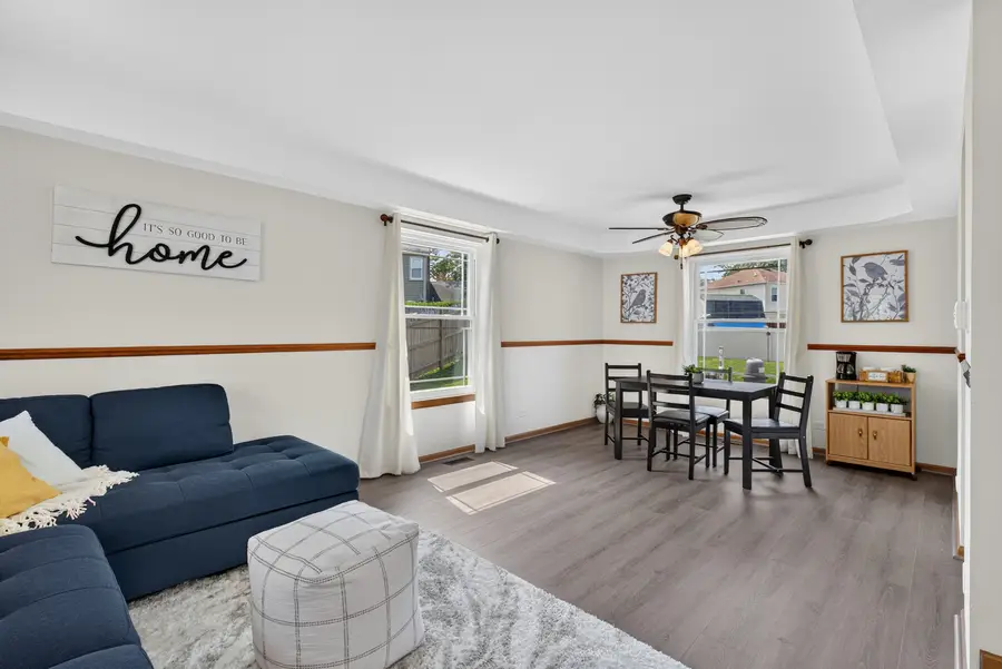 8 Arthur Court, Streamwood, IL 60107 - #2