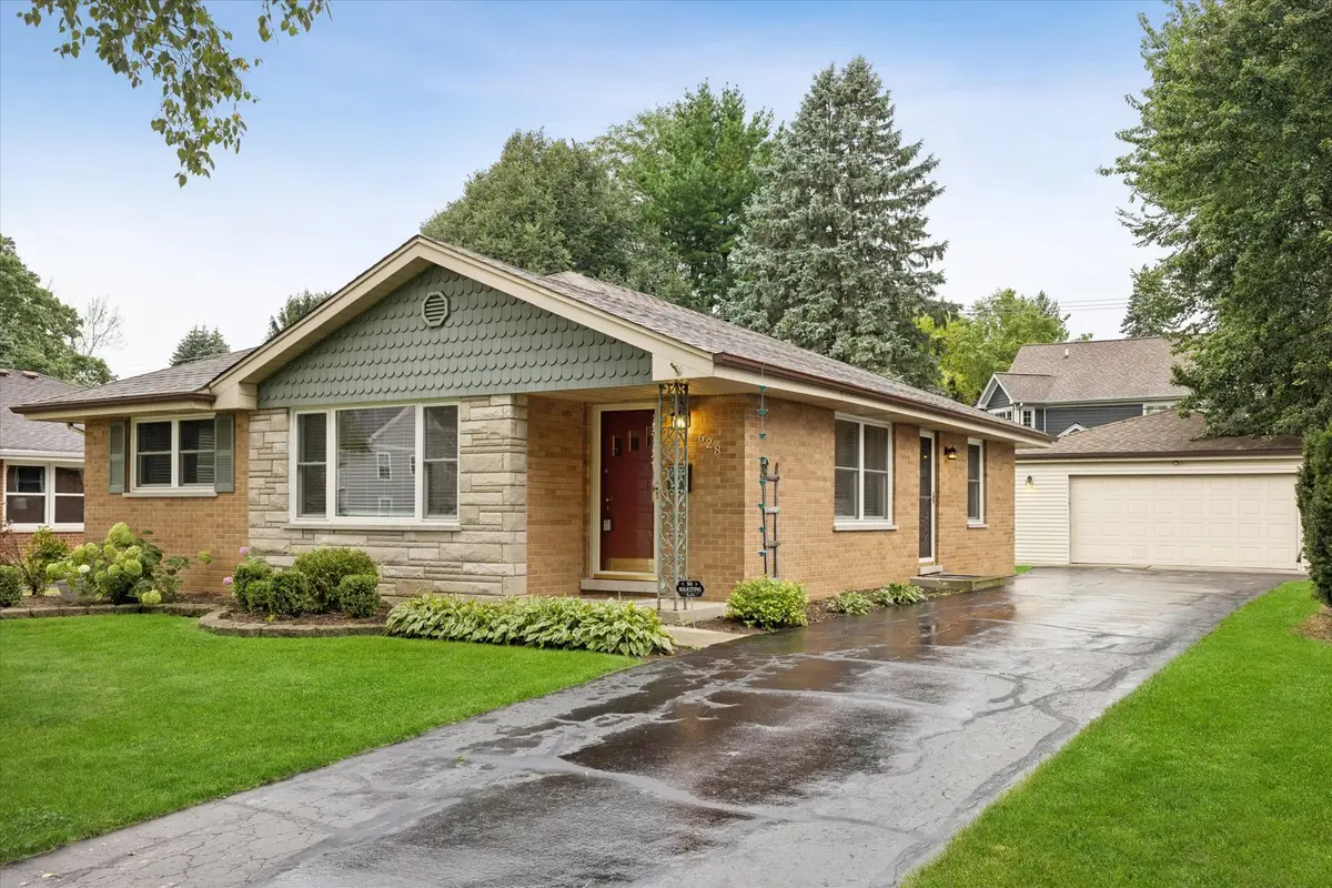 628 N Hickory Avenue, Arlington Heights, IL 60004 - #1