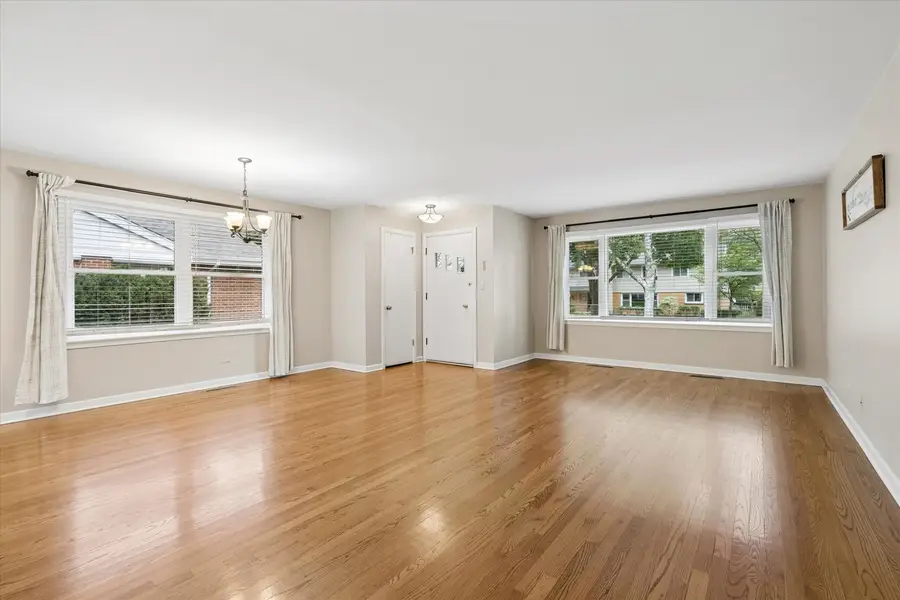 628 N Hickory Avenue, Arlington Heights, IL 60004 - #3