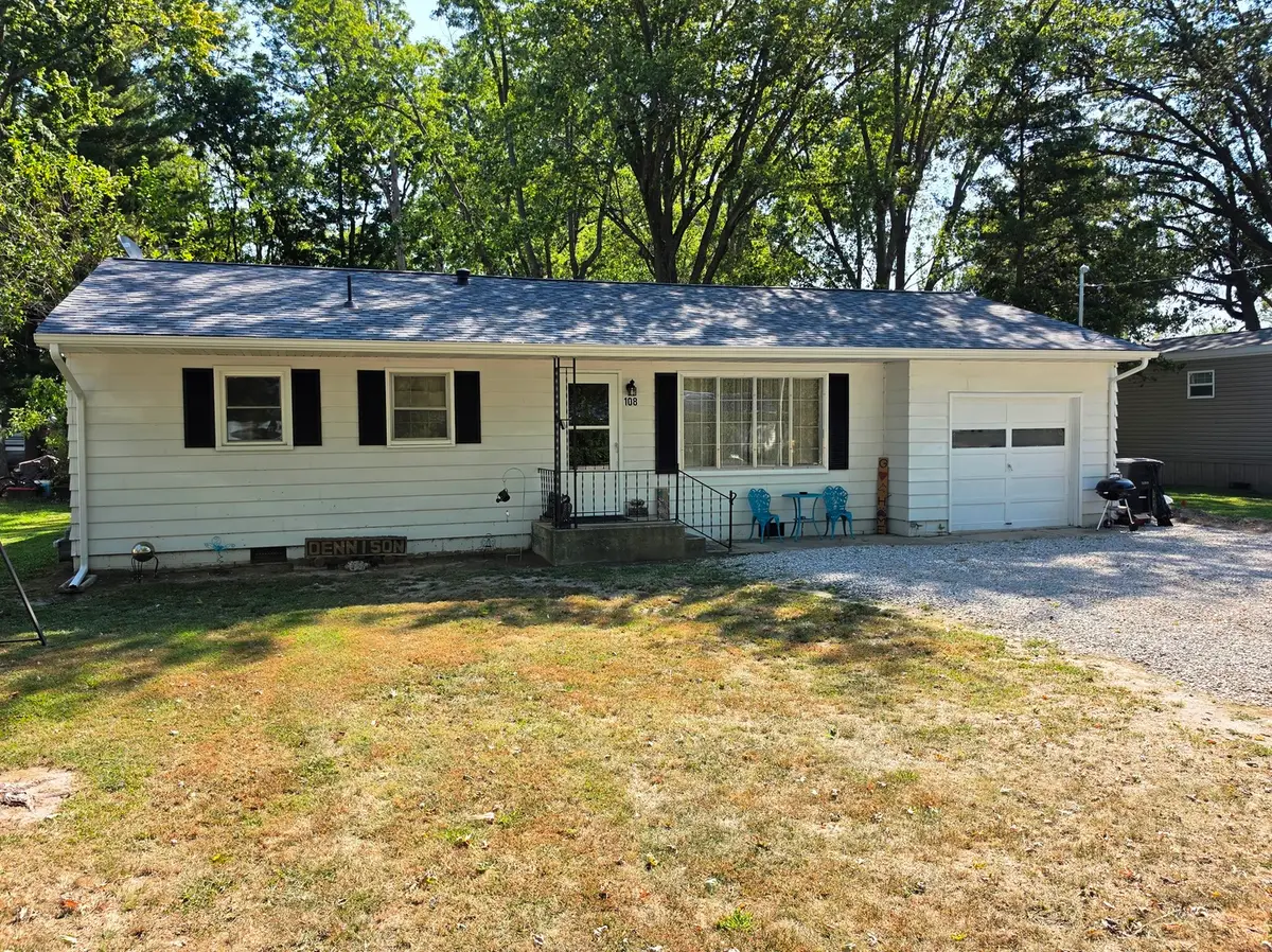 108 N Linton Street, Odin, IL 62870 - #1