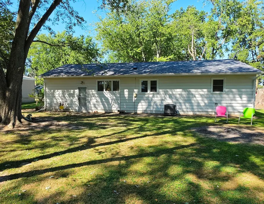 108 N Linton Street, Odin, IL 62870 - #2