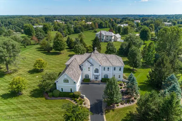 23733 N Lookout Pointe Road, Lake Barrington, IL 60010