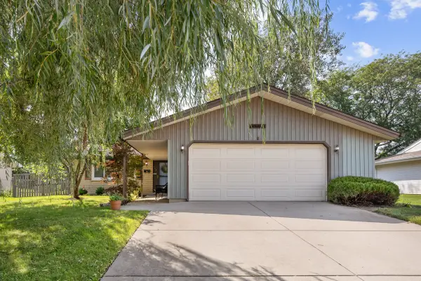 124 Patricia Drive, Schaumburg, IL 60193