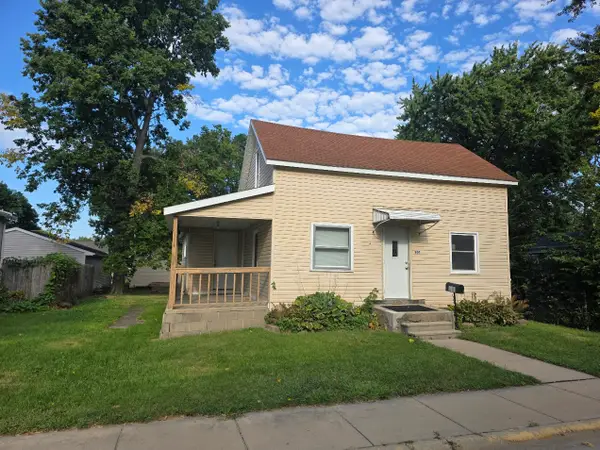 907 Wilson Avenue, Sterling, IL 61081