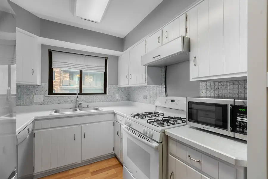 110 S Dunton Avenue #2F, Arlington Heights, IL 60005 - #2