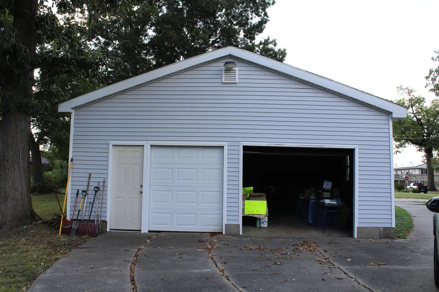 304 S Maple Street, Centralia, IL 62801 - #3