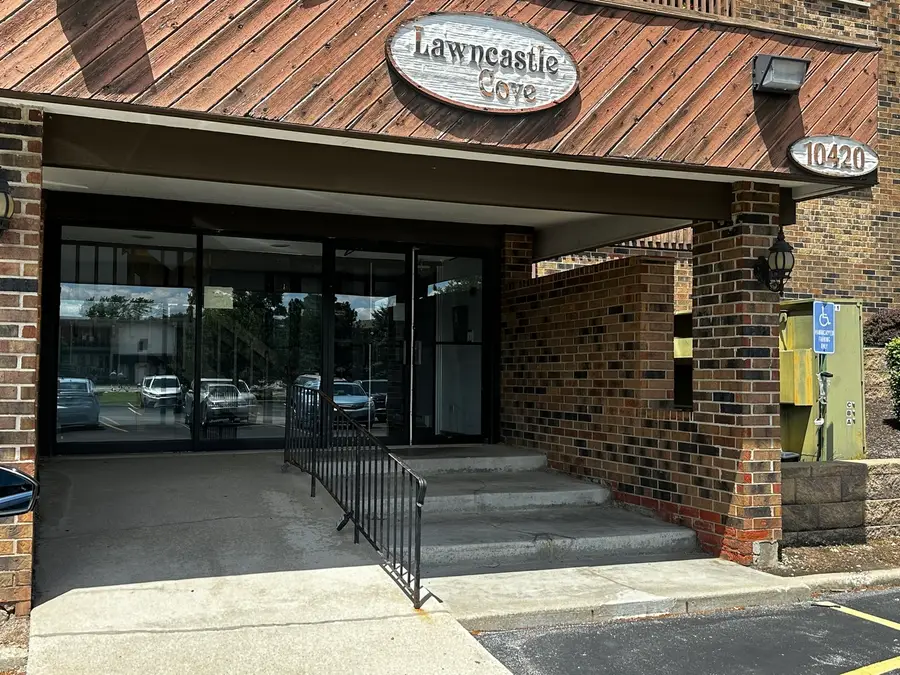 10420 Circle Drive #48B, Oak Lawn, IL 60453 - #3