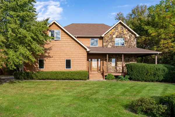 1205 Lakeview Drive, Port Byron, IL 61275