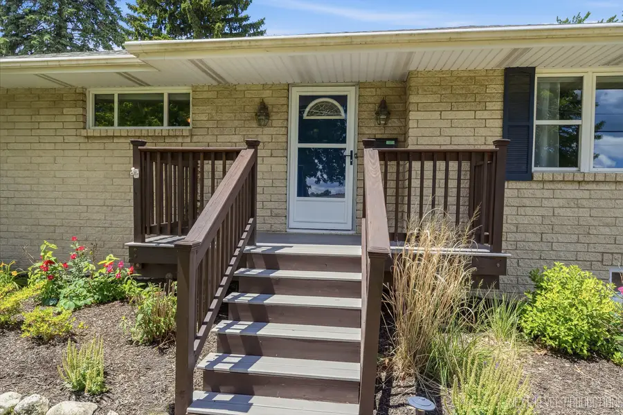 15 S 10th Street, Saint Charles, IL 60174 - #3