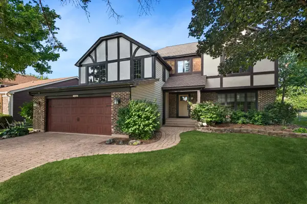 1441 E Hull Drive, Wheaton, IL 60189
