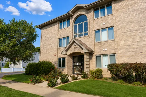 5258 W 79th Street #B3, Burbank, IL 60459