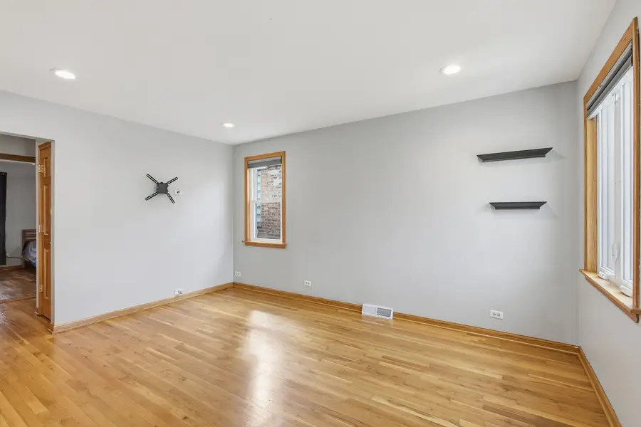 6005 S Mayfield Avenue, Chicago, IL 60638 - #3