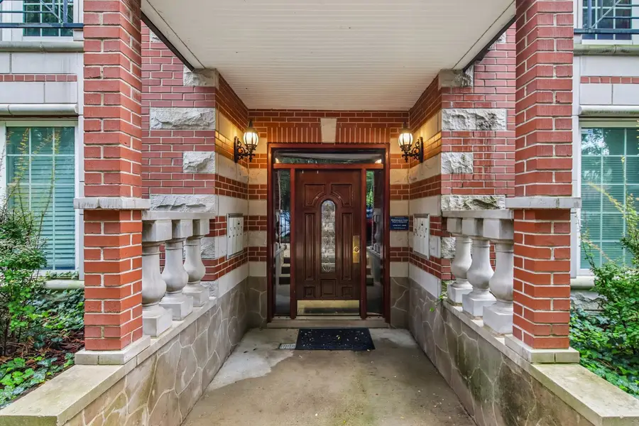 2049 W Morse Avenue #4W, Chicago, IL 60645 - #3