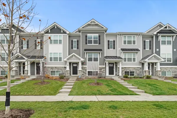 318 Basin Court, St. Charles, IL 60174