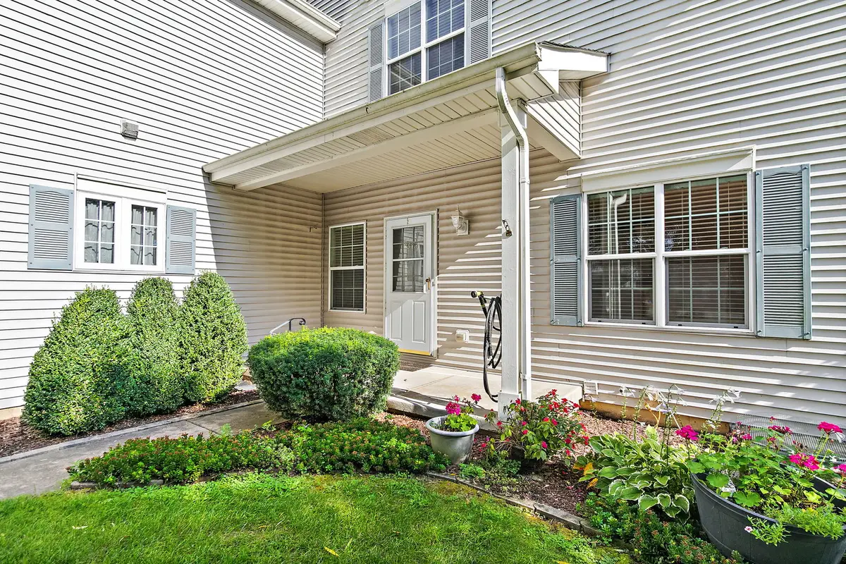 1075 Castleshire Drive #1075, Woodstock, IL 60098 - #1