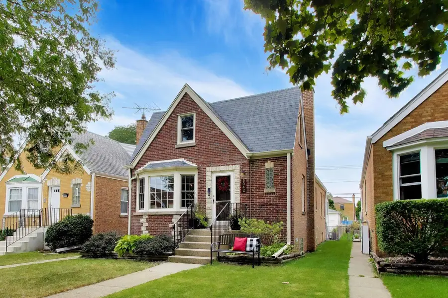 5042 N Melvina Avenue, Chicago, IL 60630 - #2
