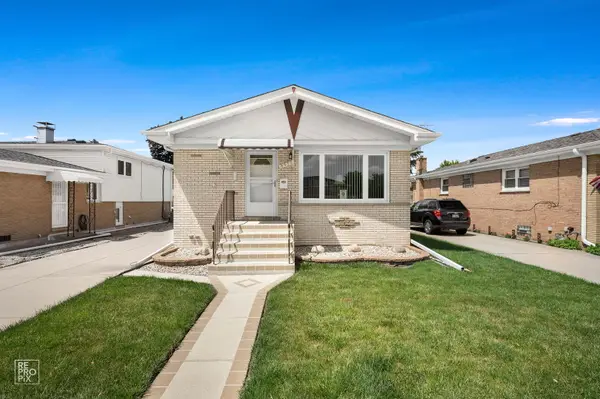 9972 Ivanhoe Avenue, Schiller Park, IL 60176