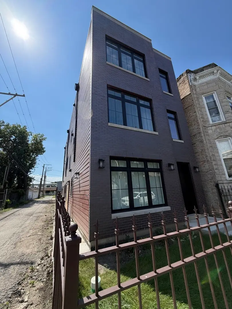 2821 W Walnut Street, Chicago, IL 60612 - #2