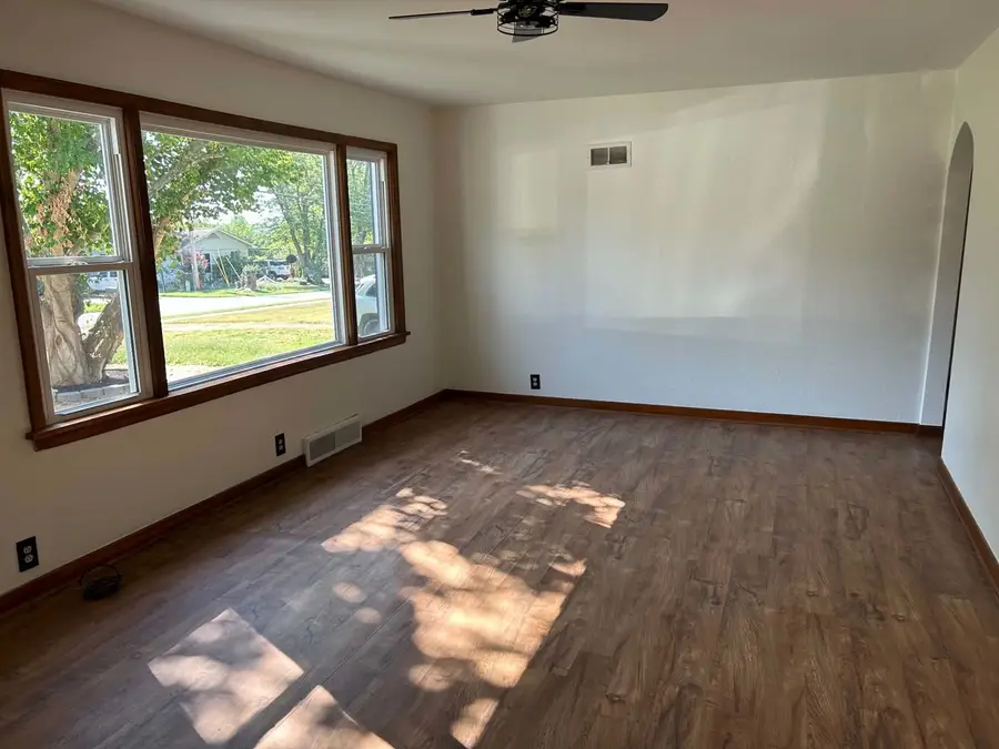 433 Marteeny Street, Mount Vernon, IL 62864 - #2