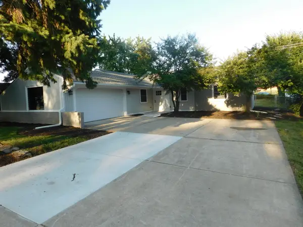 212 N Pinecrest Road, Bolingbrook, IL 60440