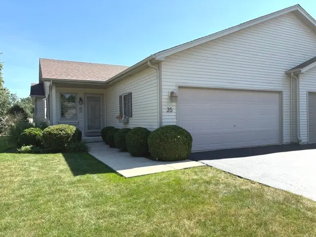 35 S Juniper Drive, North Aurora, IL 60542 - #1