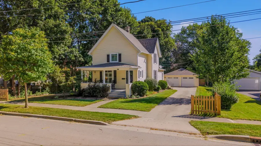222 N 5th Street, Saint Charles, IL 60174 - #2