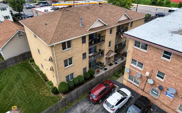6743 W Irving Park Road #202, Chicago, IL 60634