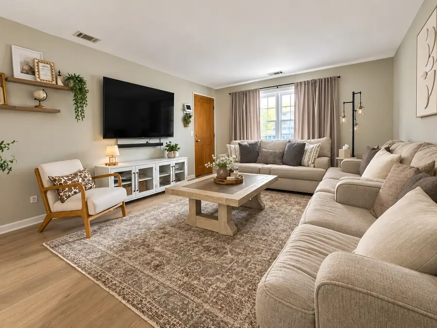 6743 W Irving Park Road #202, Chicago, IL 60634 - #3