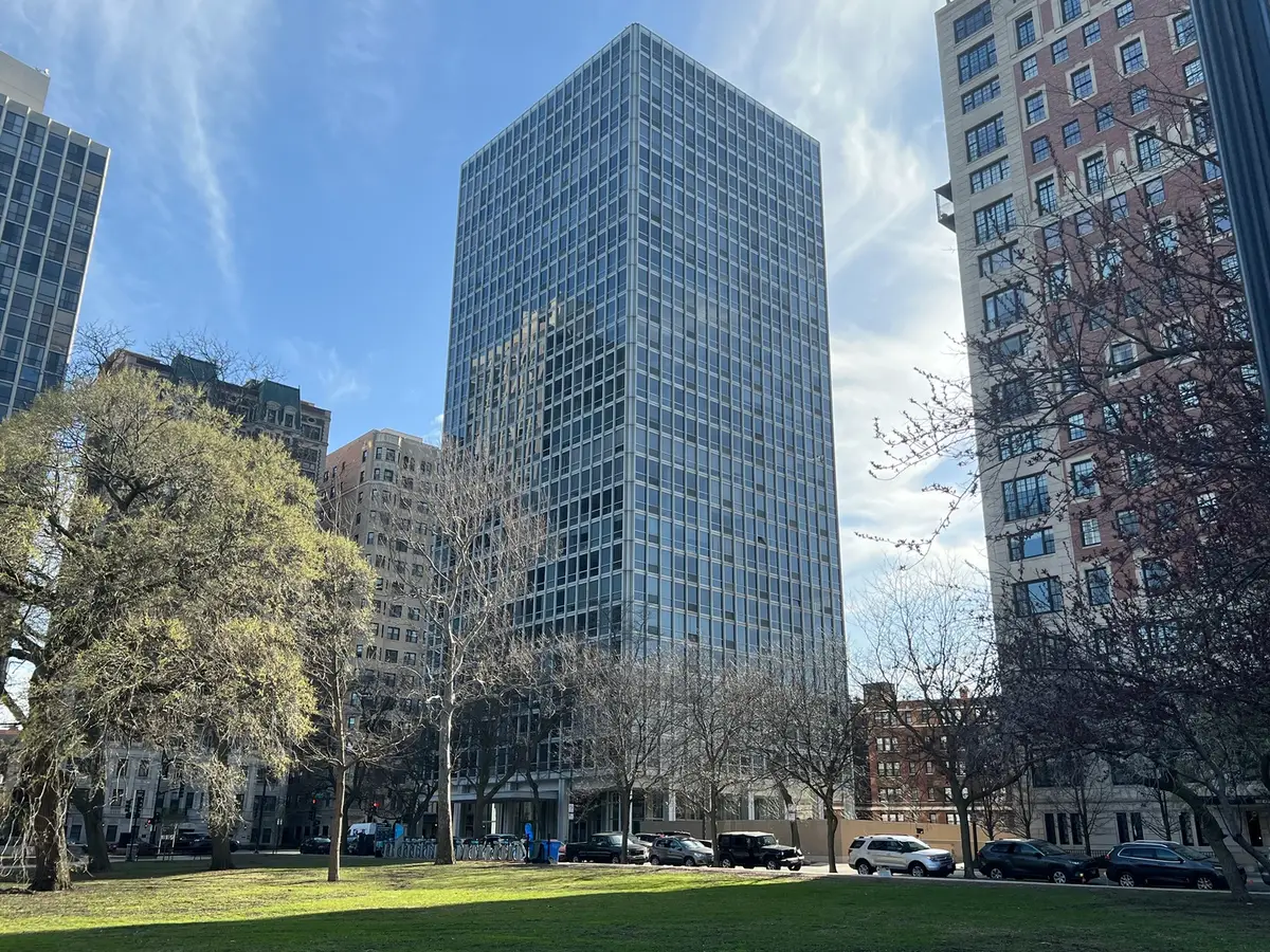 2400 N Lakeview Avenue #602, Chicago, IL 60614 - #1