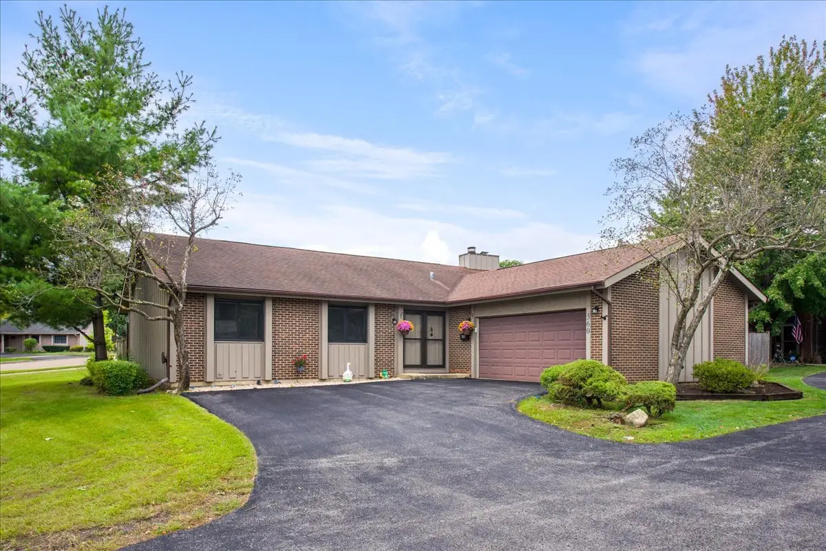 560 Lakeview Court, Roselle, IL 60172 - #1