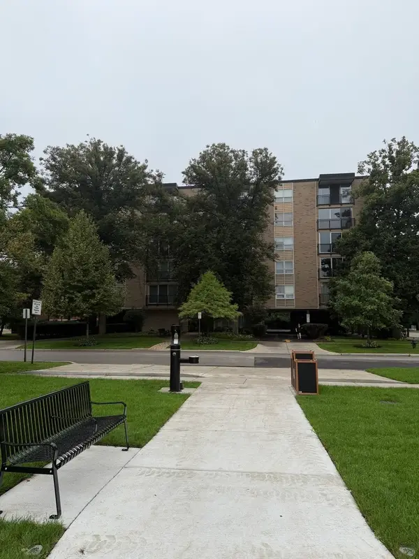 424 Park Avenue #402, River Forest, IL 60305