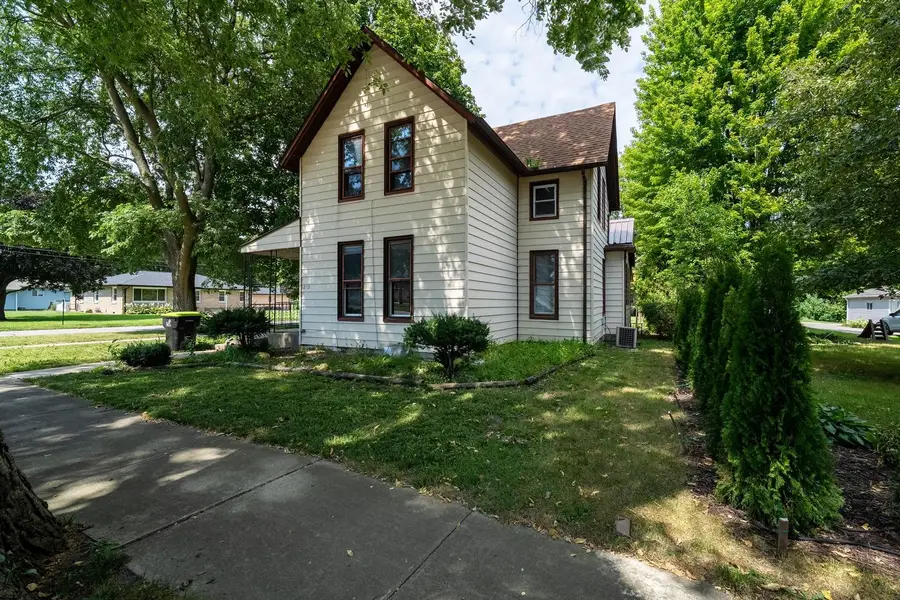 212 W Maple Street, Fairbury, IL 61739 - #2