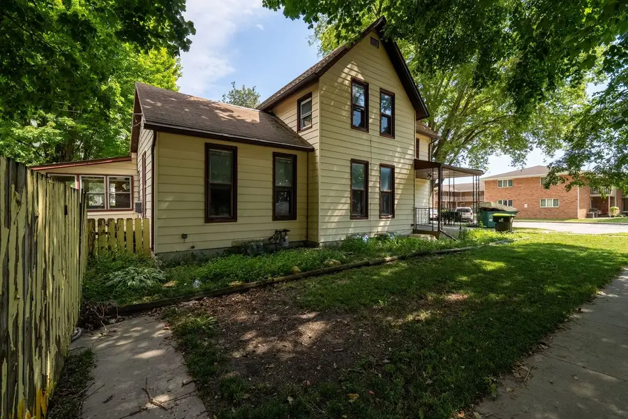 212 W Maple Street, Fairbury, IL 61739 - #3