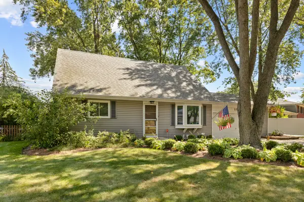 1552 Jobe Avenue, St. Charles, IL 60174