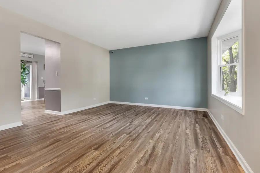 1552 Jobe Avenue, Saint Charles, IL 60174 - #3