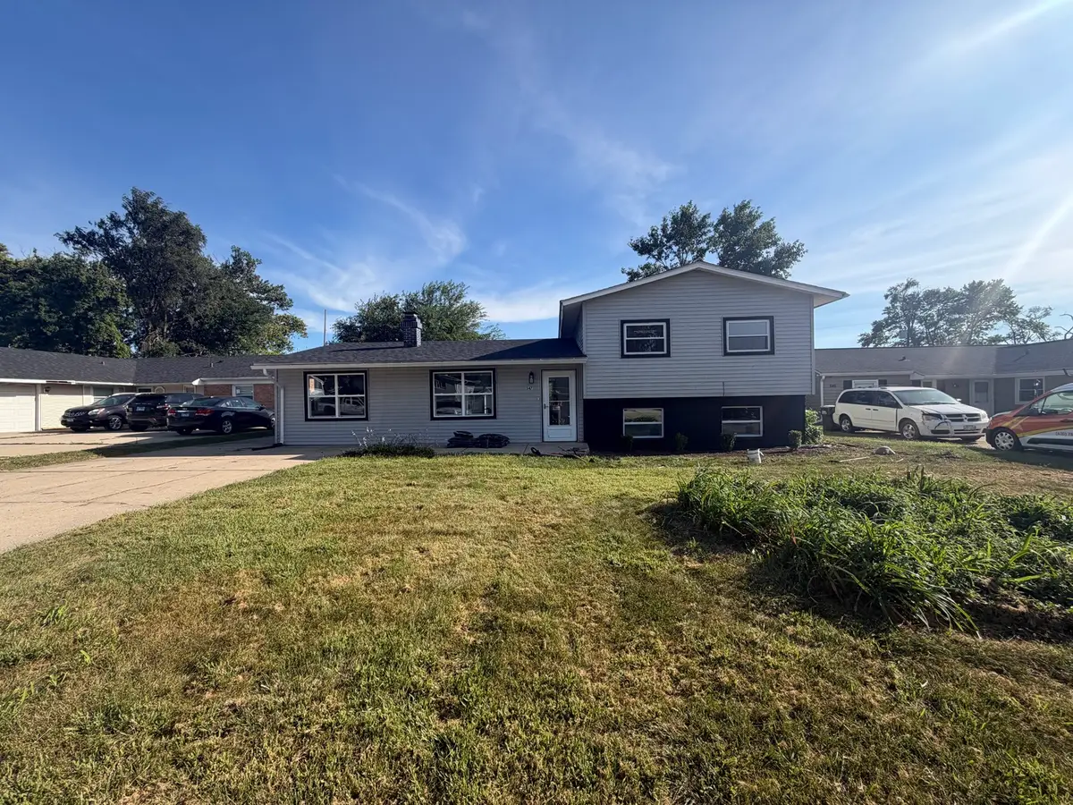 547 Redwood Road, Bolingbrook, IL 60440 - #1