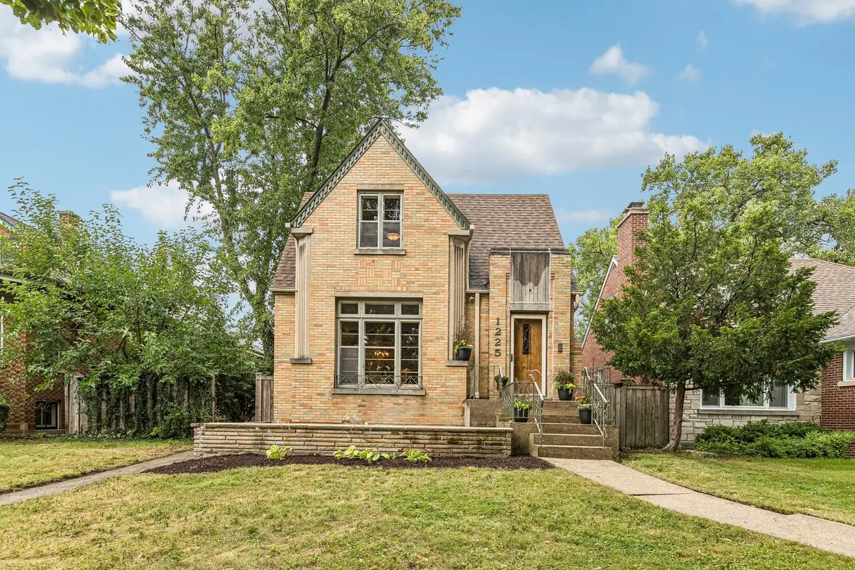 1225 N Grove Avenue, Oak Park, IL 60302 - #1