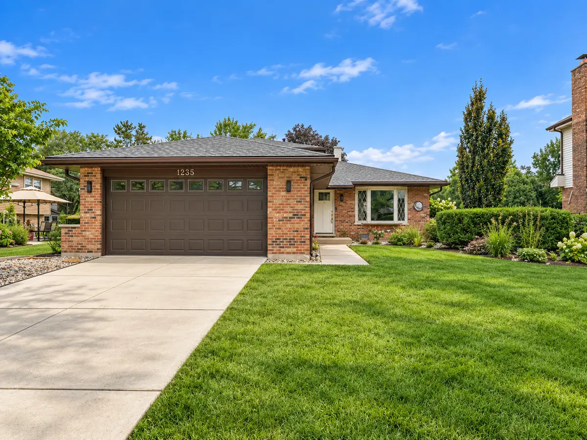 1235 Virginia Drive, Westmont, IL 60559 - #1
