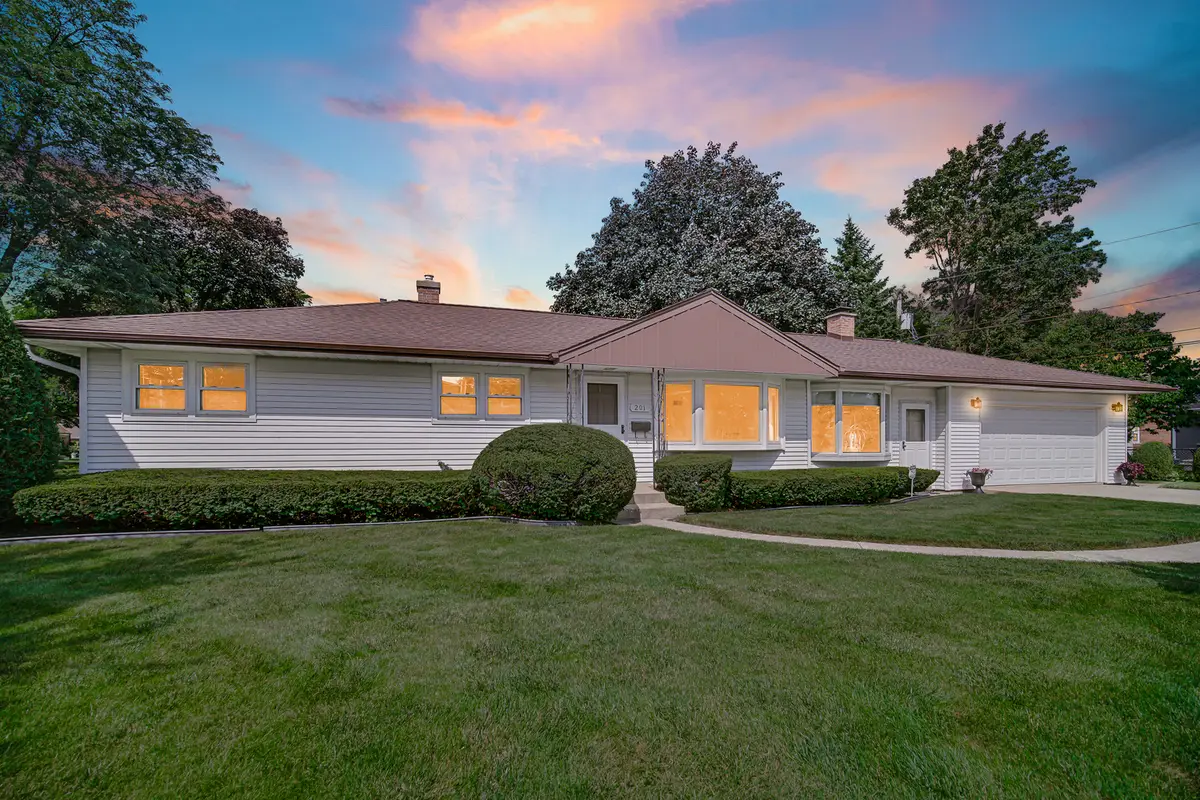 201 N Elmhurst Avenue, Mount Prospect, IL 60056 - #1