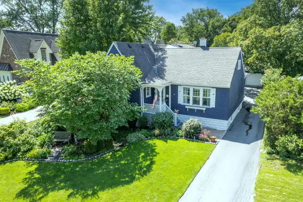 22 Arthur Avenue, Clarendon Hills, IL 60514